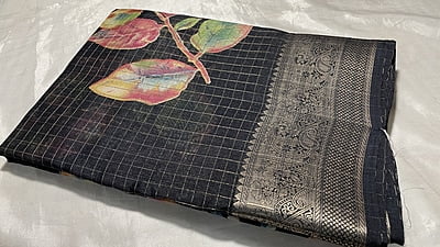 Vriddhi Silk Plain Floweral Saree - Black