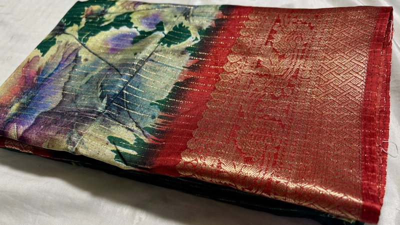 Vaira Oosi Dola Digital Silk Saree - Green
