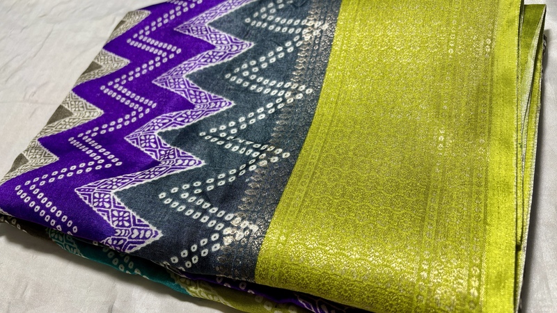 Dola Rainbow Jari Saree - Leaf Green