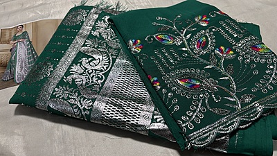 Vaira Oosi Silver Foil Saree - Dark Green